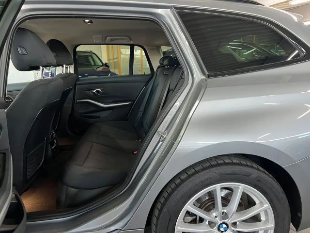 BMW 320 320d Touring xDrive