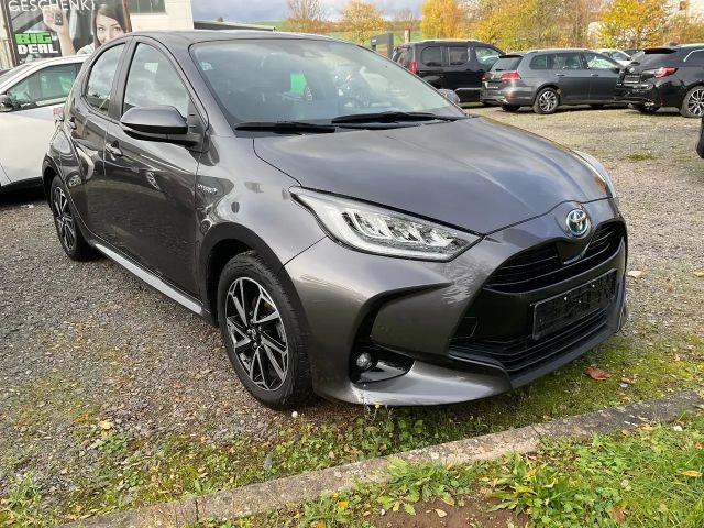 Toyota Yaris Hatchback Hybride Team D