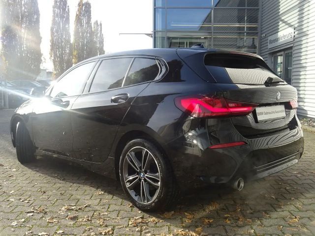 BMW 118 118i Sedan Sport Line