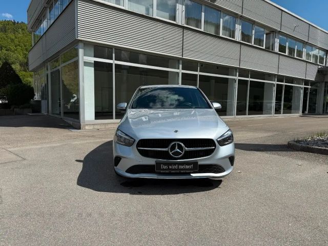 Mercedes-Benz B 180 Totwinkel / Winter-Paket / Kamera /  MBUX