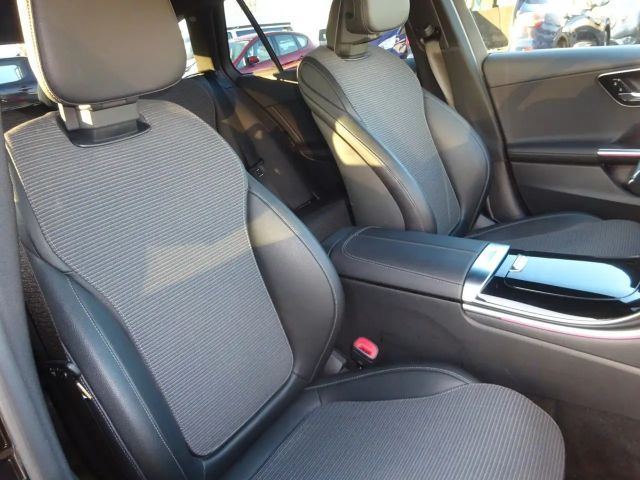 Mercedes-Benz C 220 AVANTGARDE C 220 d Estate