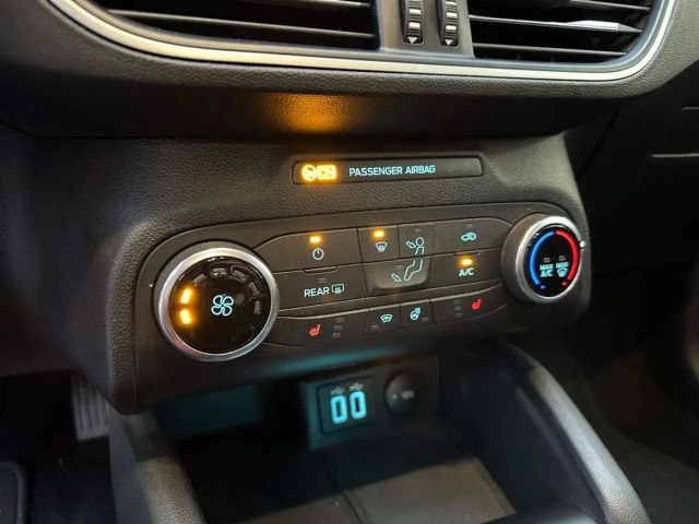 Ford Focus Cool & Connect Wagon