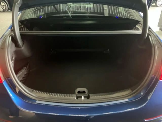 Mercedes-Benz C 200 AMG Line Sedan