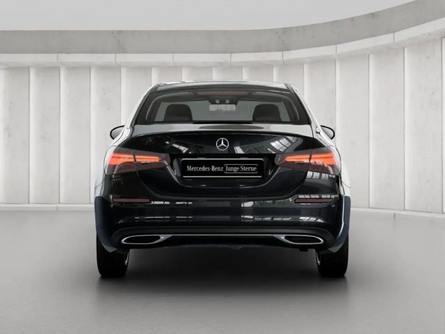 Mercedes-Benz A 200 Lim. Standheizung Panorama Memory Totwink.