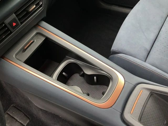 Cupra Born LM20 HuD PANO KAMERA eSITZE