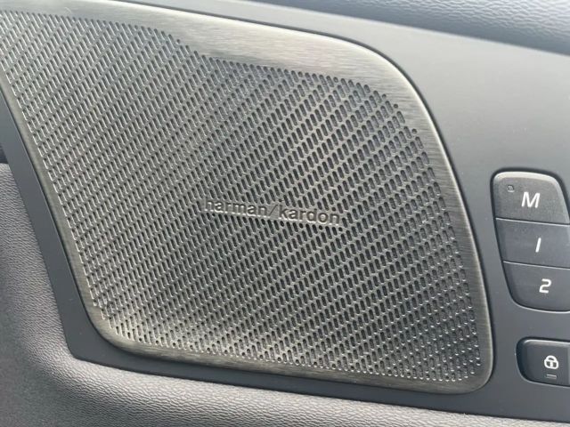 Volvo XC60 AWD Dark Plus T6