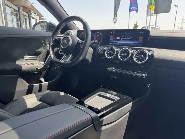 Mercedes-Benz CLA 220 AMG Line