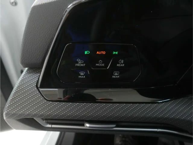 Volkswagen Golf 1.5 eTSI DSG R-Line Variant