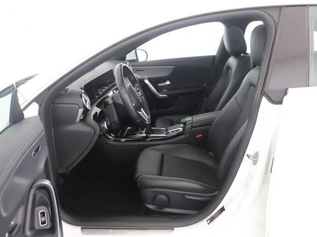 Mercedes-Benz CLA 180 Coupé Progressive