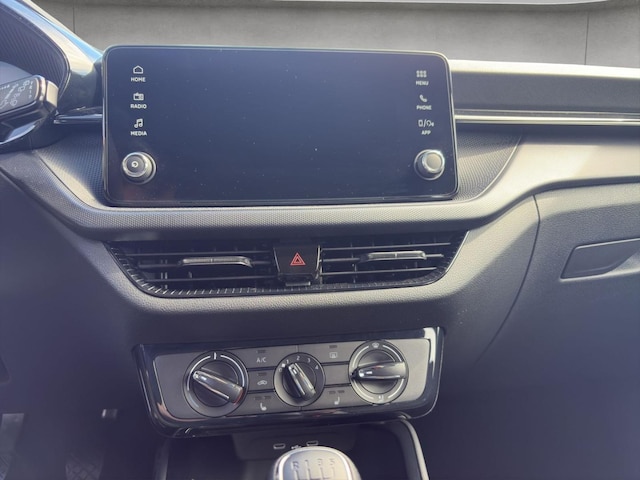 Skoda Fabia Fabia 1.0 MPI Essence DAB+ Sitzheizung vorn