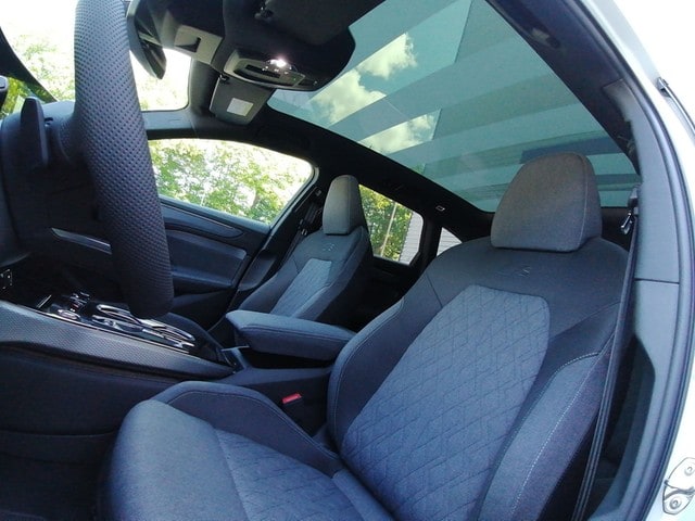 Audi A6 Avant Quattro S-Tronic