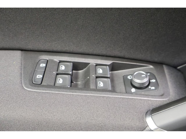 Volkswagen Touran 1.5 TSI DSG R-Line