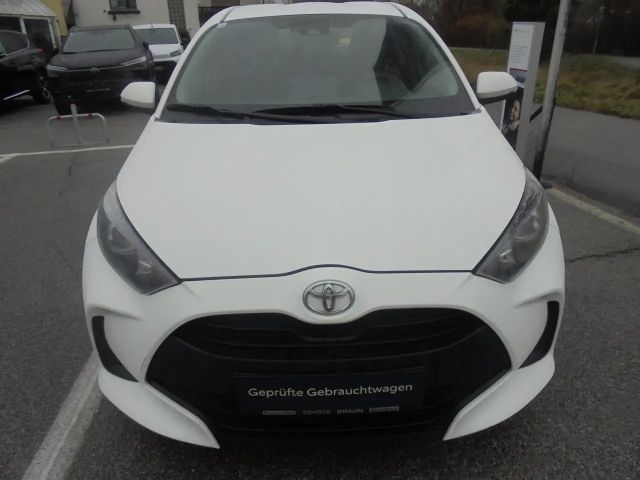 Toyota Yaris Active