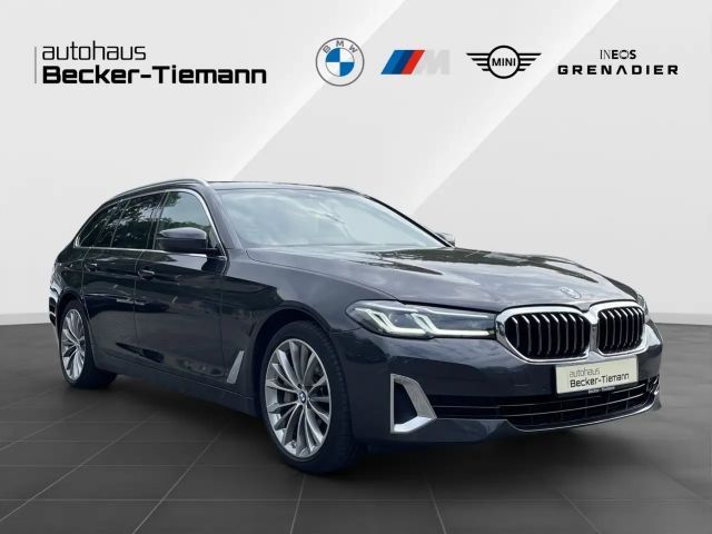 BMW 530 530d Luxury Line Touring xDrive
