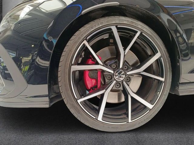 Volkswagen Golf 2.0 TSI DSG