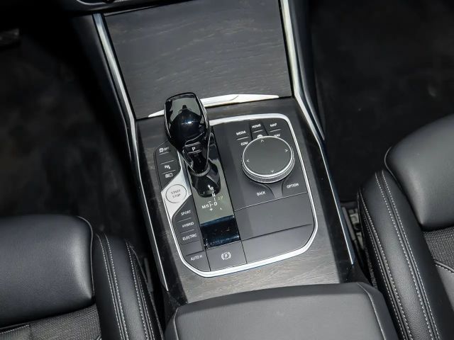 BMW 330 330e xDrive