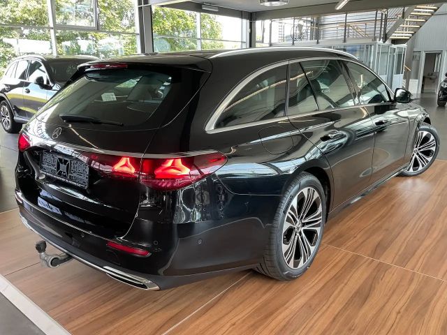 Mercedes-Benz E 220 AVANTGARDE E 220 d Estate
