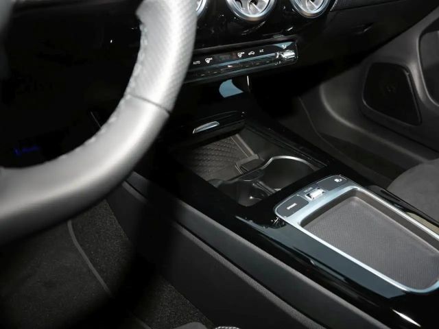 Mercedes-Benz CLA 200 AMG Line Coupé