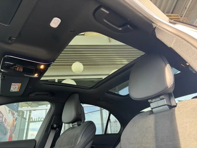 Mercedes-Benz C 300 AMG Line Sedan