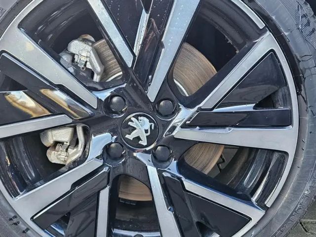 Peugeot E-208 GTPack Batterie digit. Cockpit SHZ Kamera