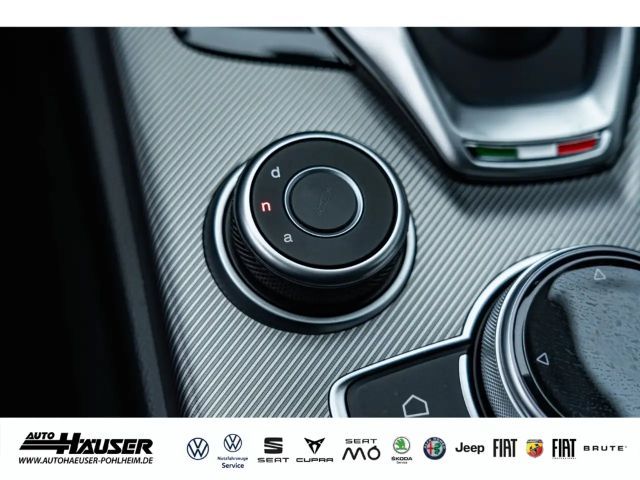 Alfa Romeo Stelvio AT8 Q4