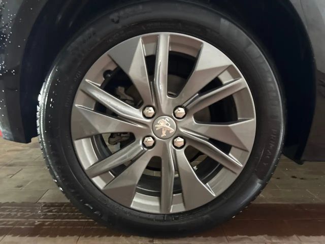 Peugeot E-208 Active Pack