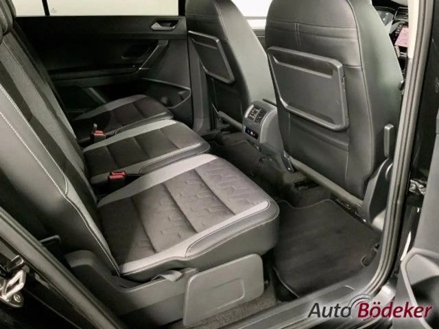 Volkswagen Touran 1.5 TSI DSG R-Line