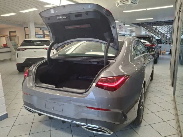 Mercedes-Benz CLA 180 AMG Line Coupé