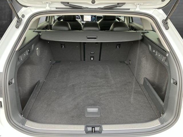 Volkswagen Passat 1.5 eTSI Business DSG Variant