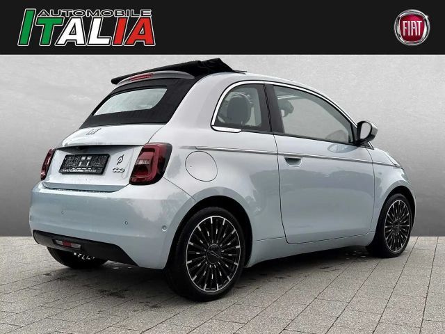 Fiat 500e La Prima