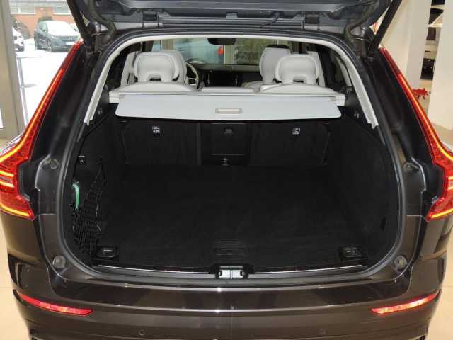 Volvo XC60 AWD Dark Plus