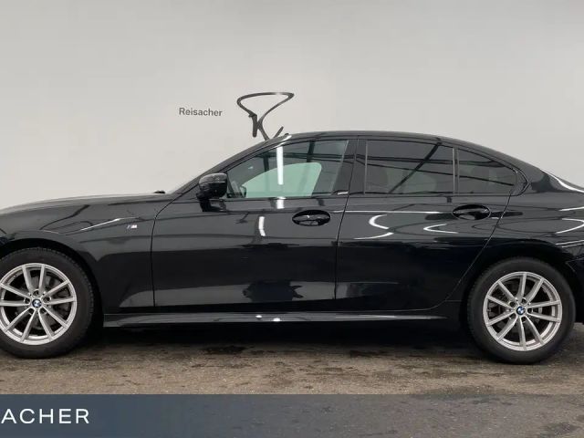 BMW 320 320i M-Sport Sedan