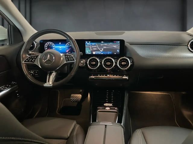 Mercedes-Benz GLA 200 Progressive