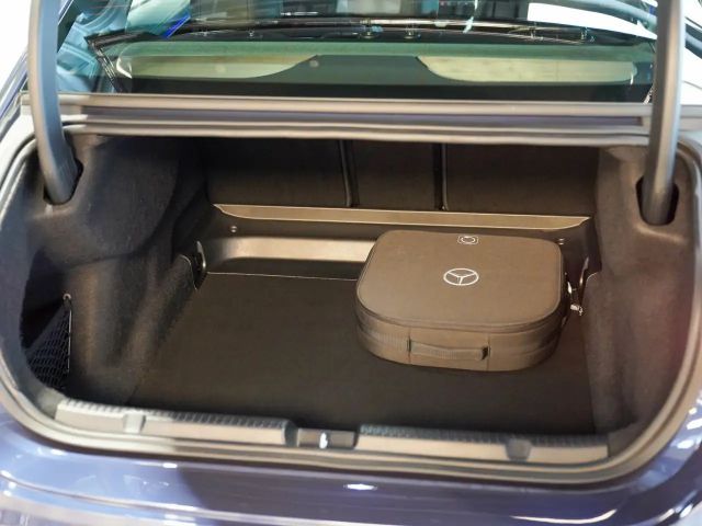 Mercedes-Benz EQE 300 Electric Art Sedan