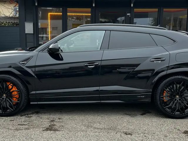 Lamborghini Urus SE *Akrapovic*Carbon-Paket*23"*B&O*Pano*