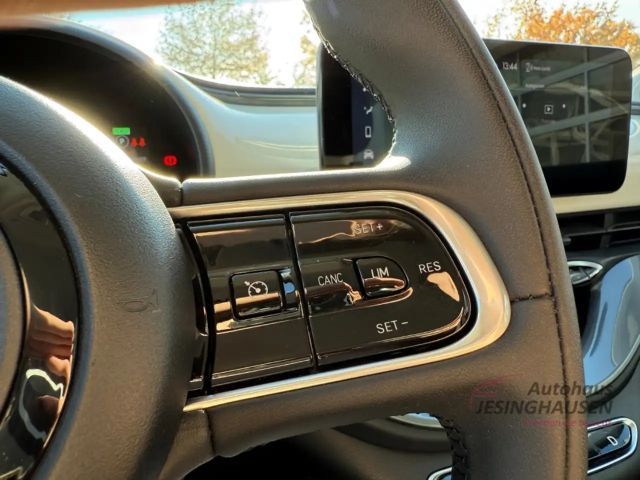 Fiat 500e +Klimaaut.+Tempomat+Spurhalte.+Schildererkennung