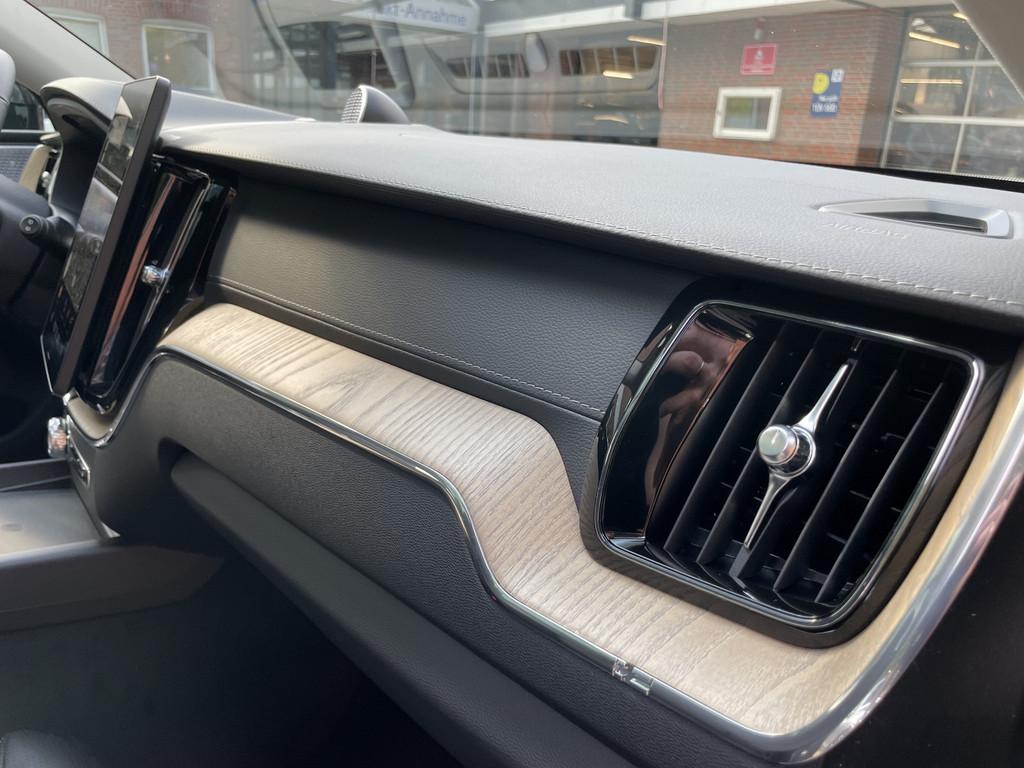 Volvo XC60 AWD Dark Recharge T8 Ultra