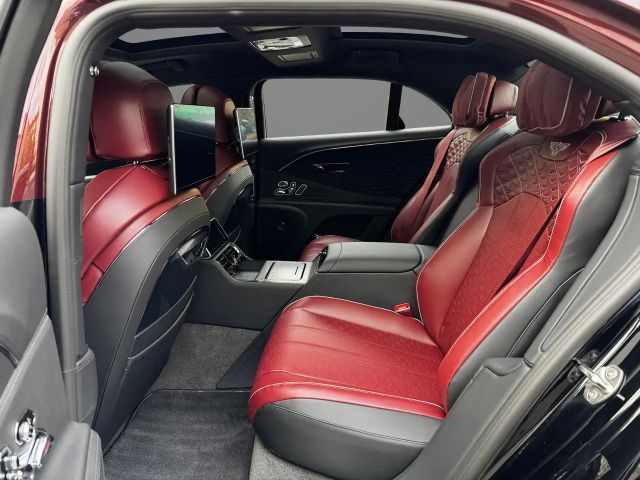 Bentley Flying Spur Hybrid V8