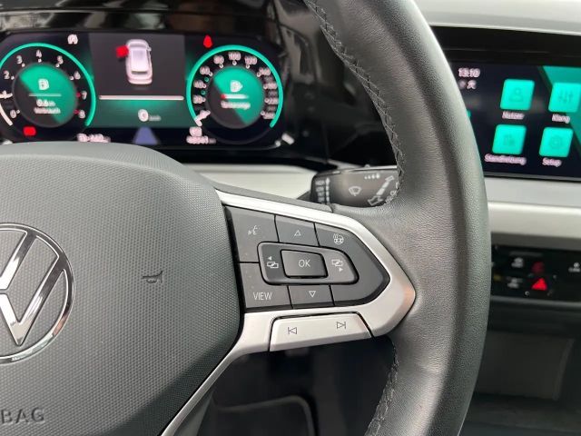 Volkswagen Golf Life Variant