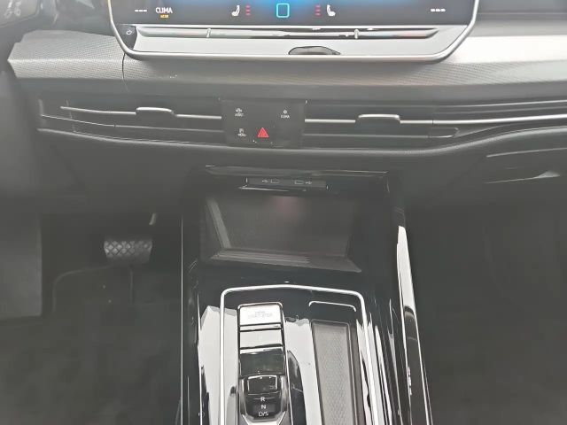 Volkswagen Golf 2.0 TDI DSG Golf VIII Style