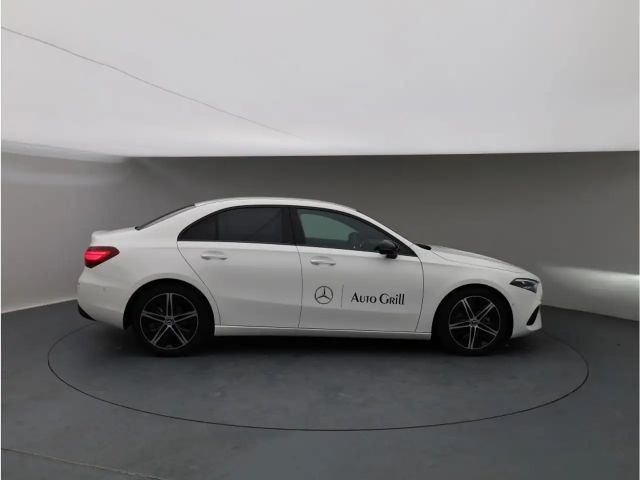 Mercedes-Benz A 180 Limo Night Distronic KeyGO Ambi Standhzg