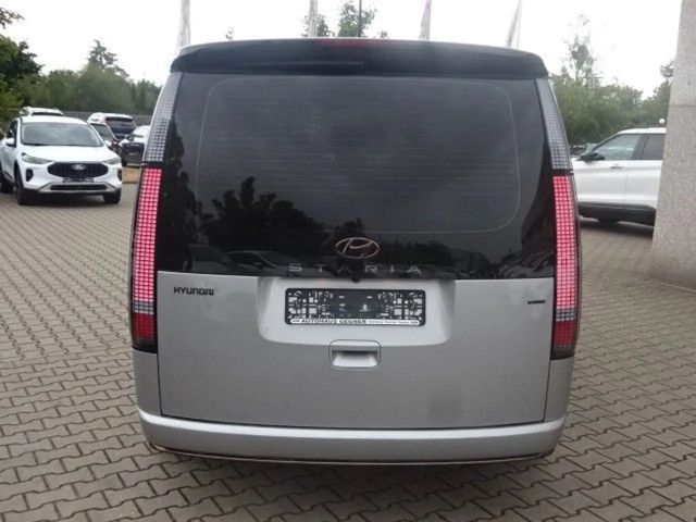 Hyundai Staria Signature