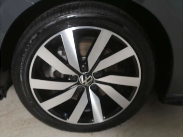 Volkswagen Touran 1.5 TSI DSG R-Line