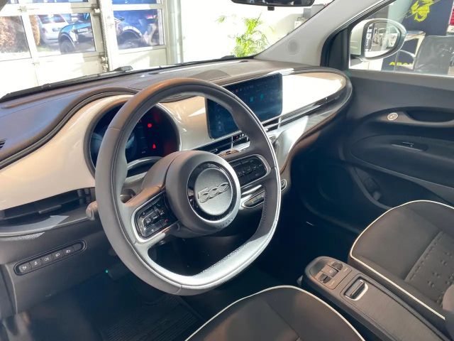 Fiat 500e Komfort Paket/ Allwetterreifen