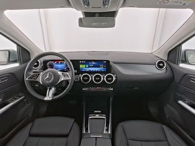 Mercedes-Benz B 200 Progressive Sedan