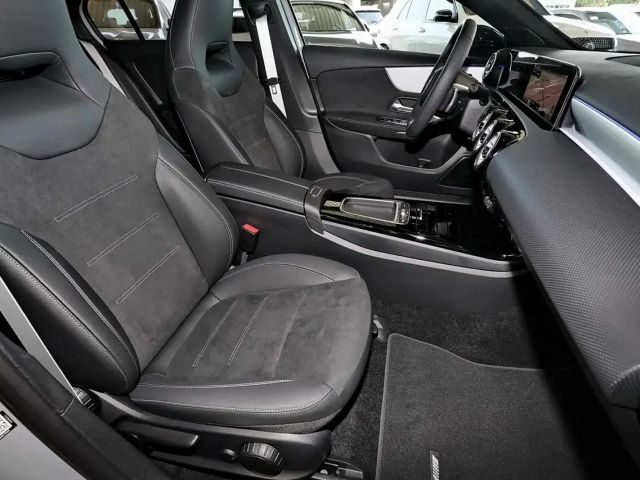 Mercedes-Benz A 200 AMG Line