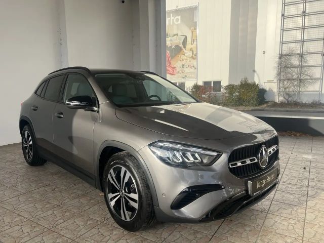Mercedes-Benz GLA 180 Progressive