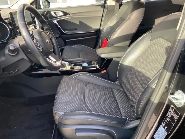 Kia XCeed Hybrid PHEV Vision