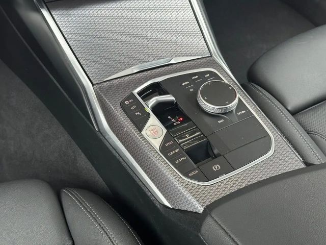 BMW 330 330d M-Sport Touring xDrive