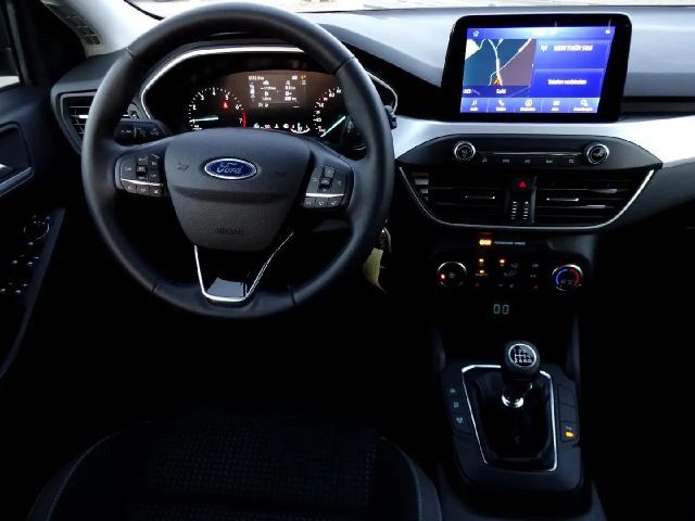 Ford Focus Cool & Connect Wagon